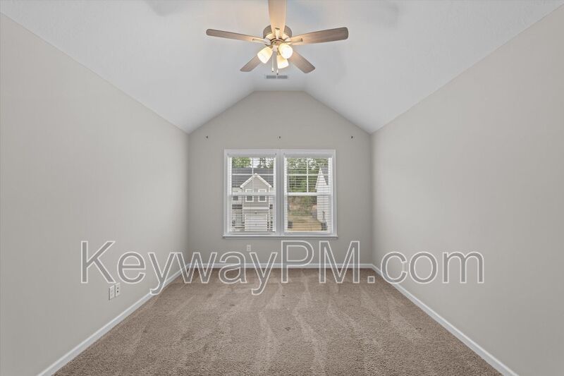 1043 Linsmore Ave- Canterbury Farms property image