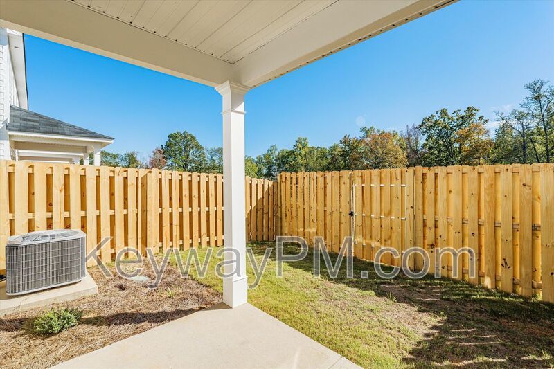 1043 Linsmore Ave- Canterbury Farms property image