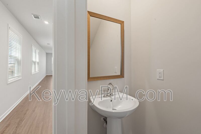 651 Manitou - Providence Station property image
