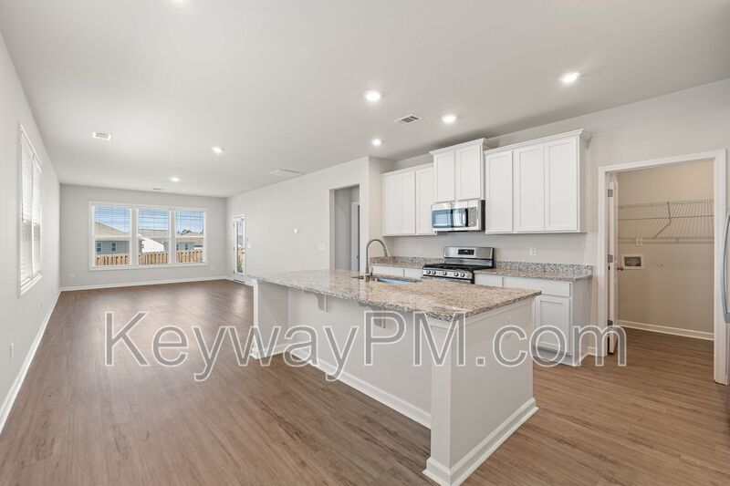 651 Manitou - Providence Station property image