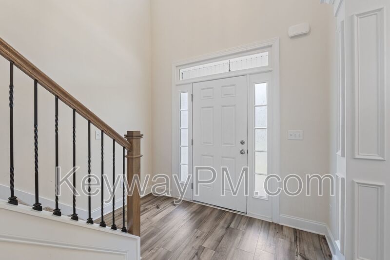 585 Hampton Drive-Windsor property image