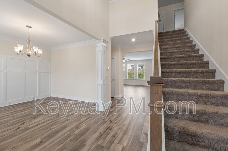 585 Hampton Drive-Windsor property image