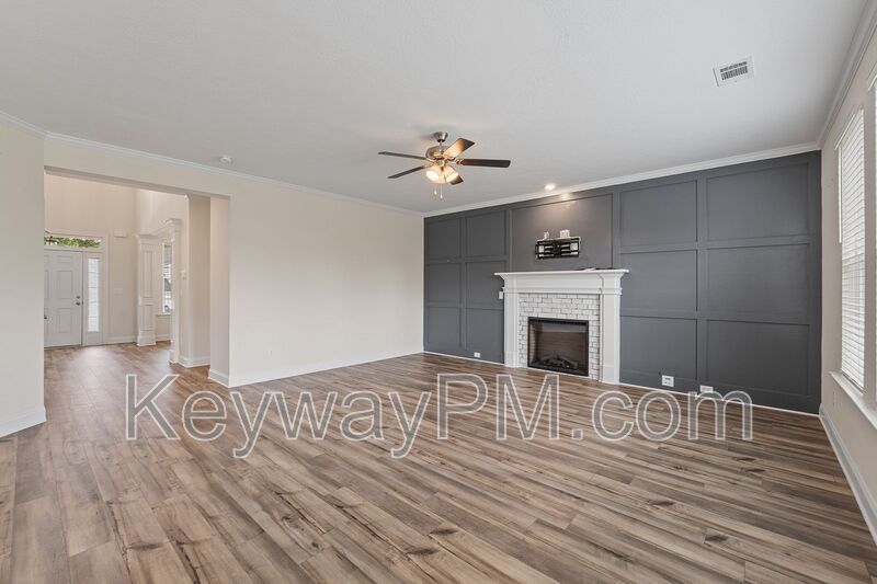 585 Hampton Drive-Windsor property image