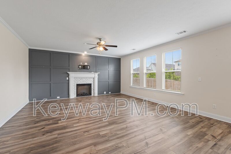 585 Hampton Drive-Windsor property image