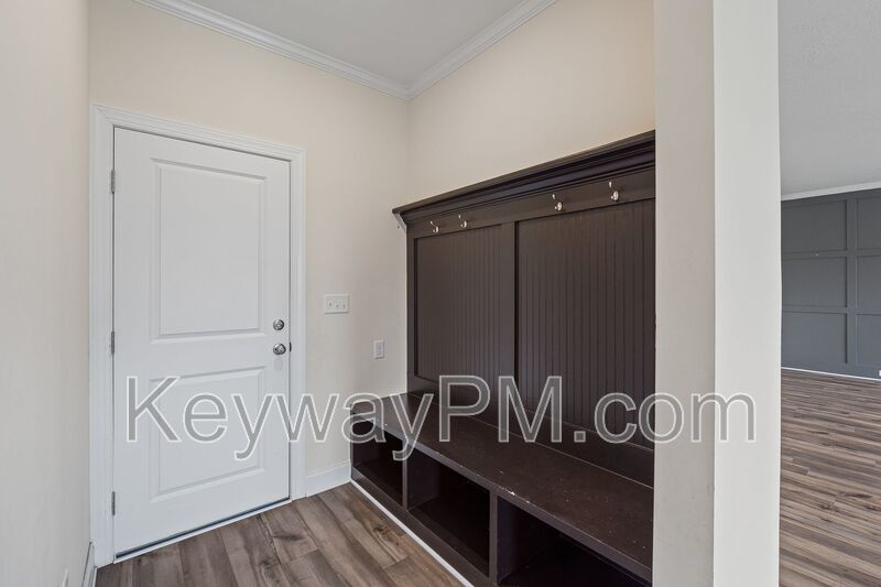 585 Hampton Drive-Windsor property image