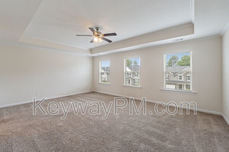 585 Hampton Drive-Windsor property image