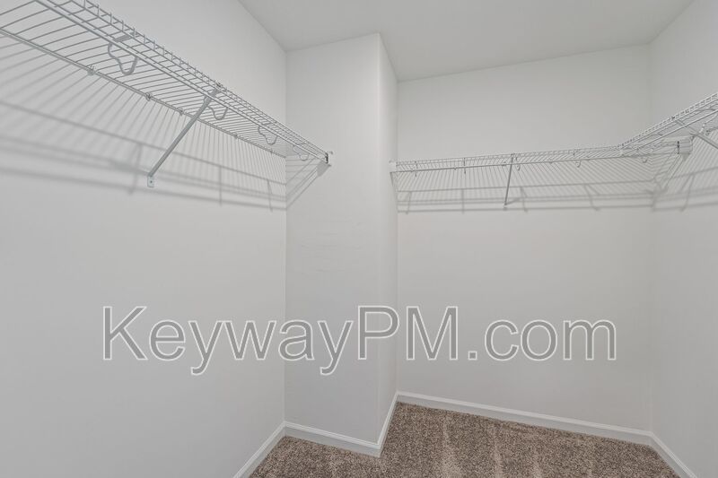 585 Hampton Drive-Windsor property image
