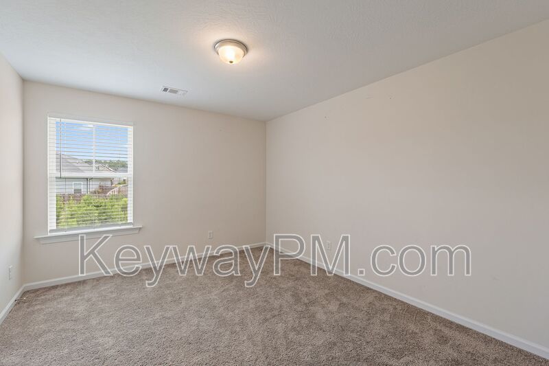 585 Hampton Drive-Windsor property image