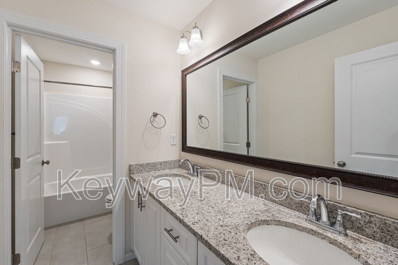 585 Hampton Drive-Windsor property image