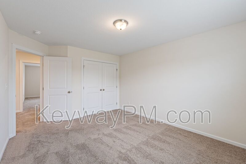 585 Hampton Drive-Windsor property image
