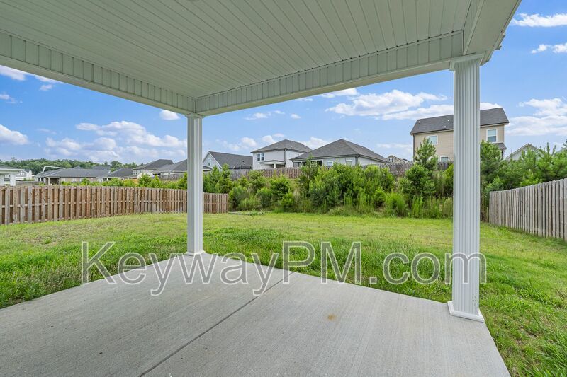 585 Hampton Drive-Windsor property image
