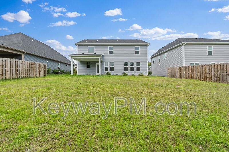 585 Hampton Drive-Windsor property image