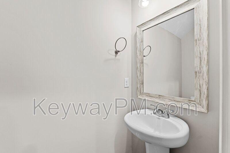 3125 Venetian Drive- Village Square property image