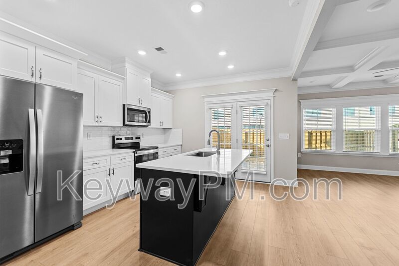 3125 Venetian Drive- Village Square property image