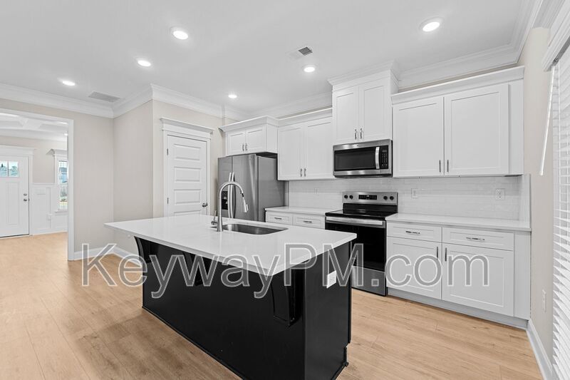3125 Venetian Drive- Village Square property image