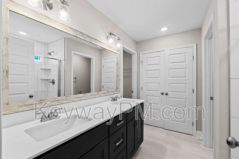 3125 Venetian Drive- Village Square property image