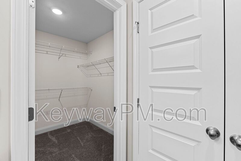 3125 Venetian Drive- Village Square property image