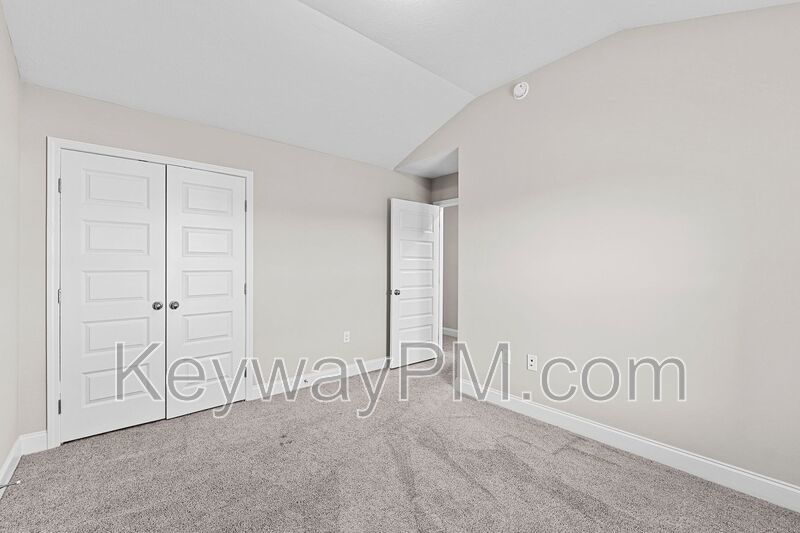 3125 Venetian Drive- Village Square property image