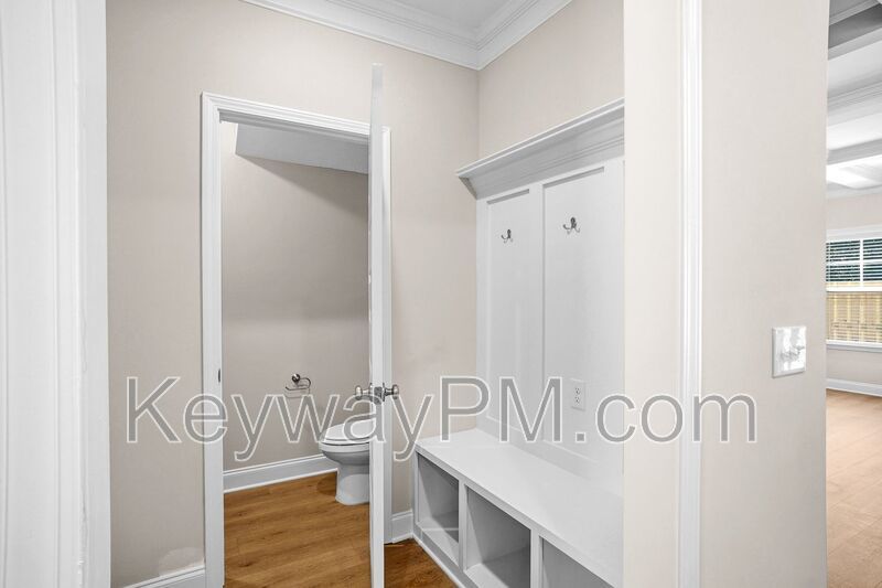 3133 Venetian Drive- Village Square property image