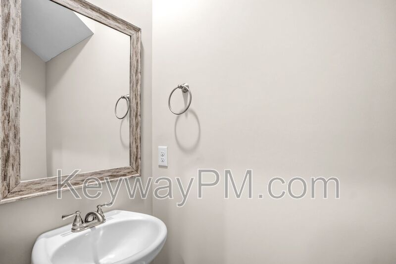 3133 Venetian Drive- Village Square property image