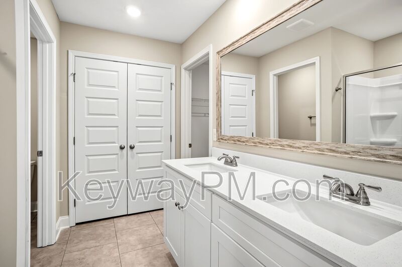 3133 Venetian Drive- Village Square property image