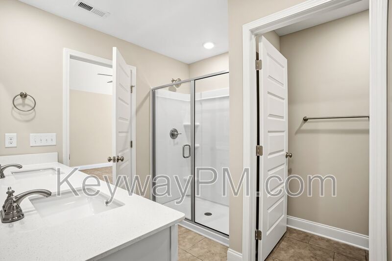 3133 Venetian Drive- Village Square property image