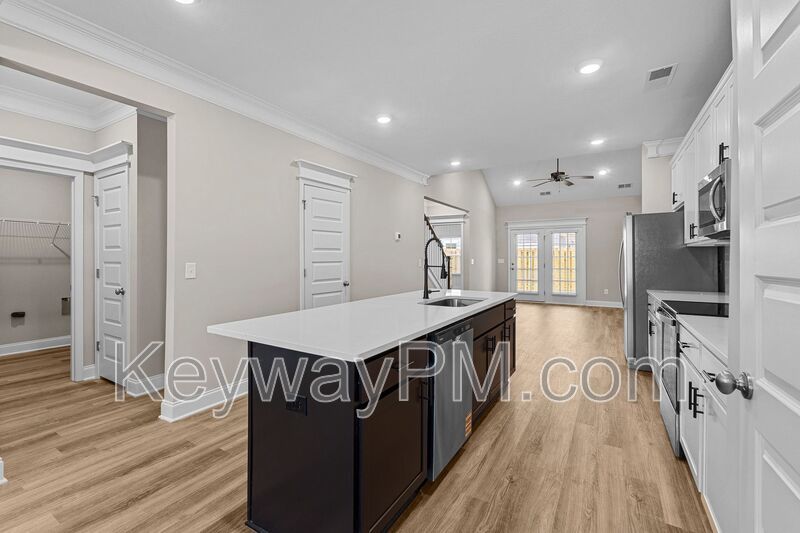 2103 Denmark Avenue SE - Miller Landing property image