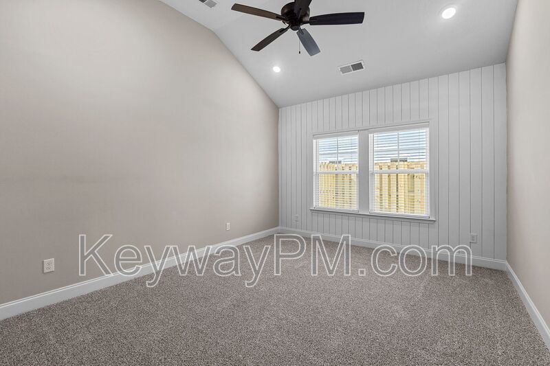 2103 Denmark Avenue SE - Miller Landing property image