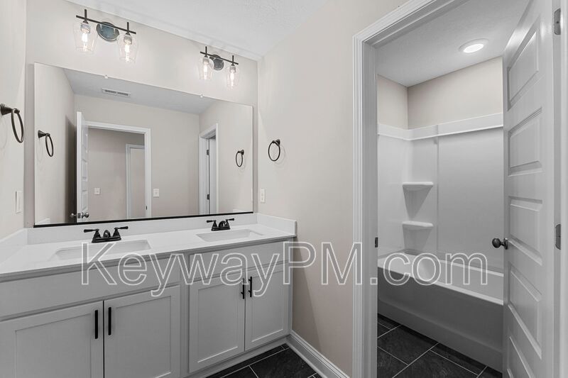 2103 Denmark Avenue SE - Miller Landing property image
