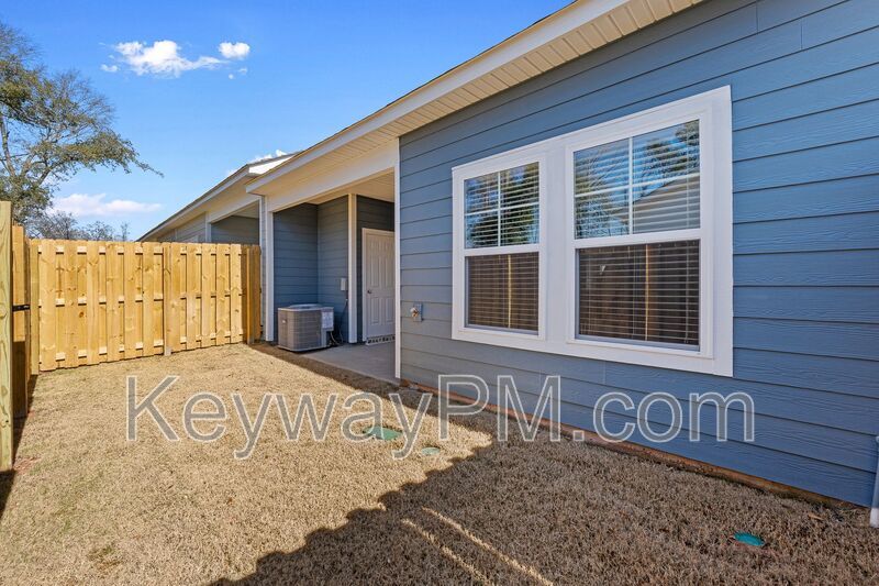 2103 Denmark Avenue SE - Miller Landing property image