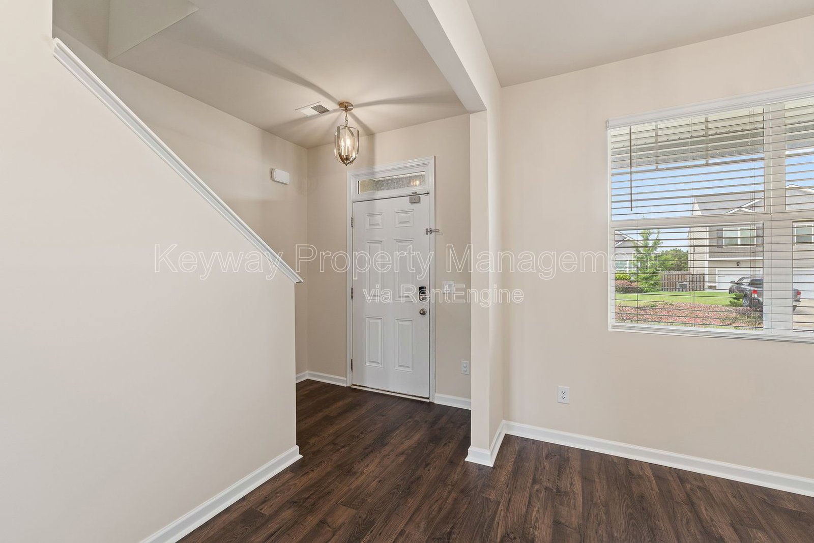 3262 Carmine Avenue - High Hills property image