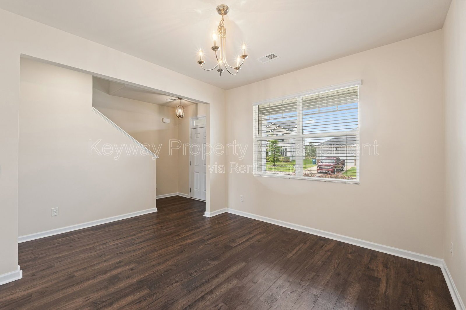 3262 Carmine Avenue - High Hills property image