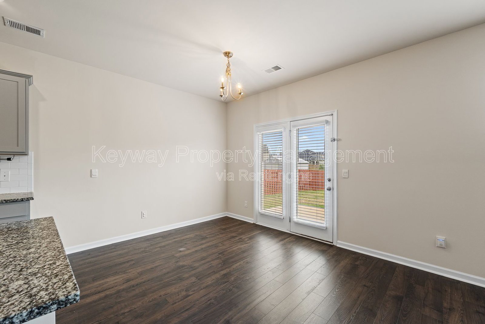 3262 Carmine Avenue - High Hills property image