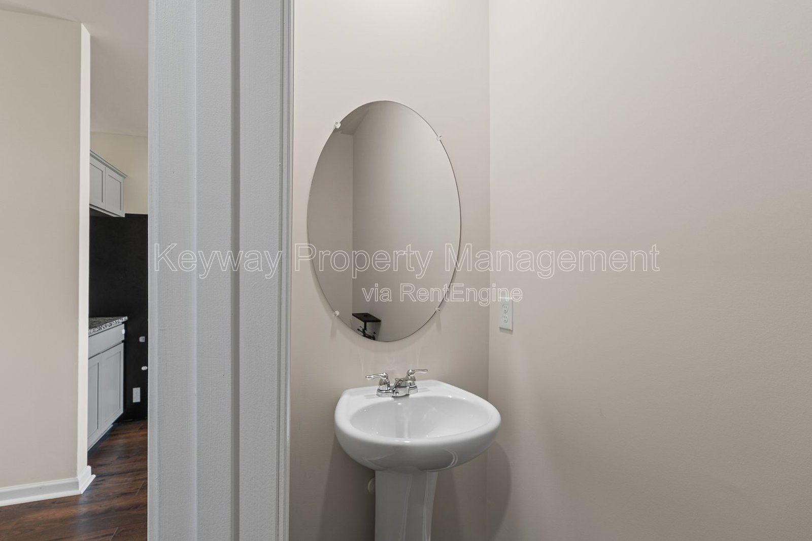 3262 Carmine Avenue - High Hills property image