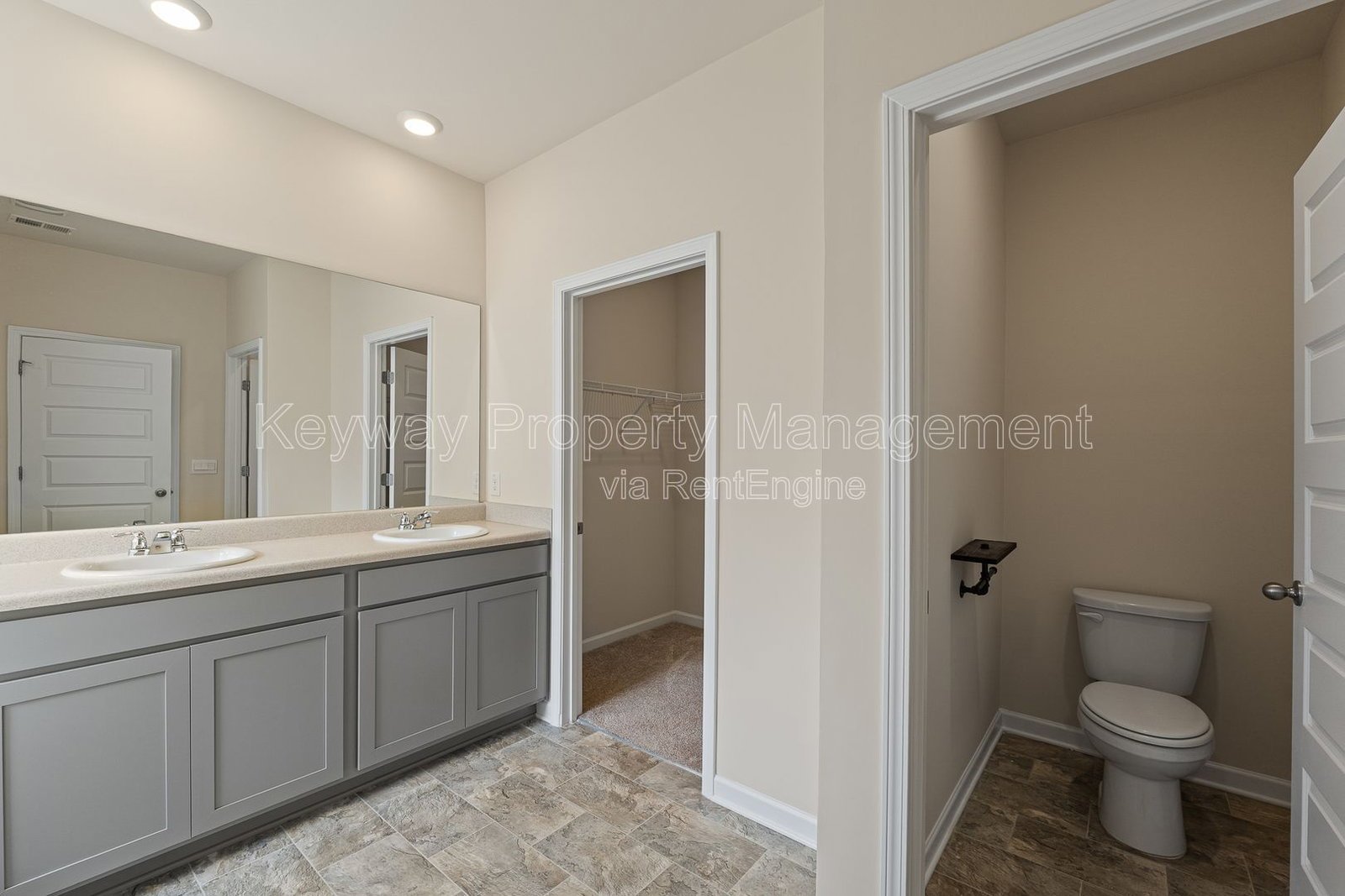 3262 Carmine Avenue - High Hills property image