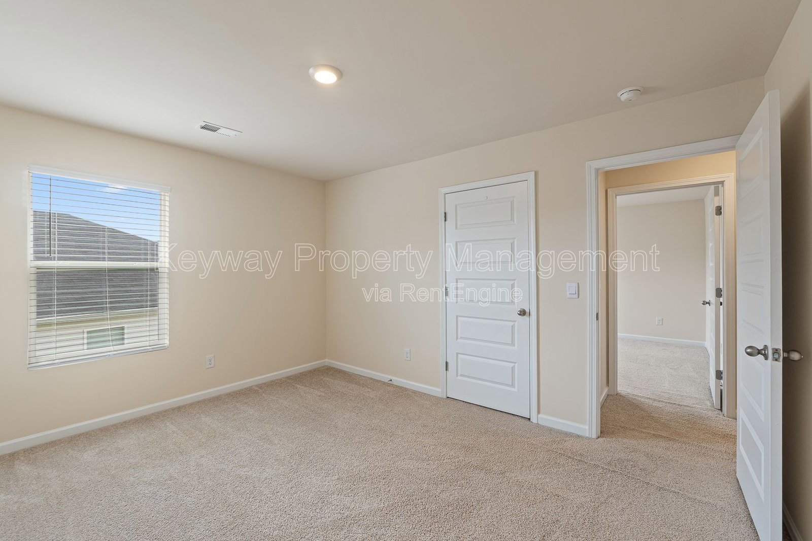 3262 Carmine Avenue - High Hills property image