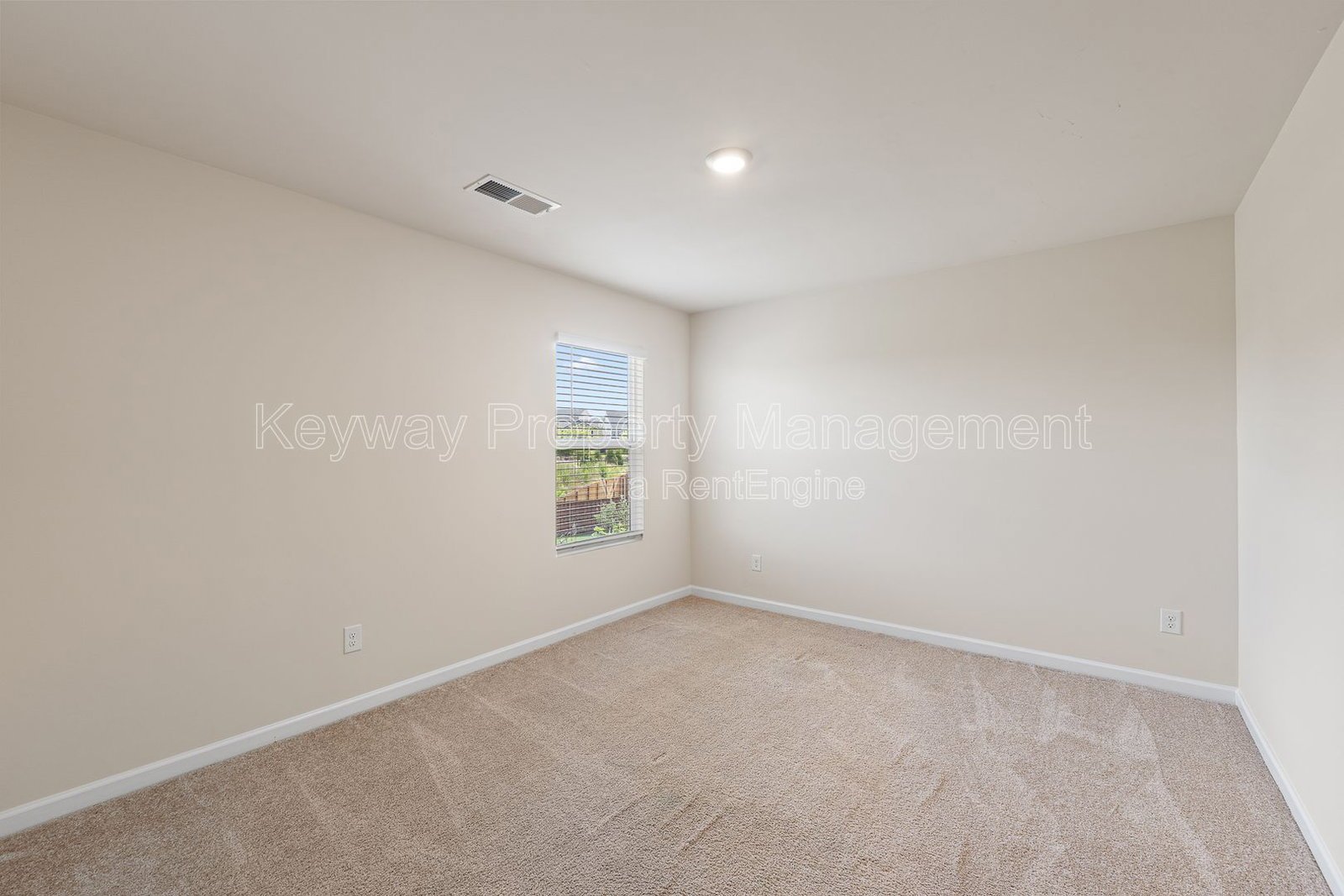 3262 Carmine Avenue - High Hills property image