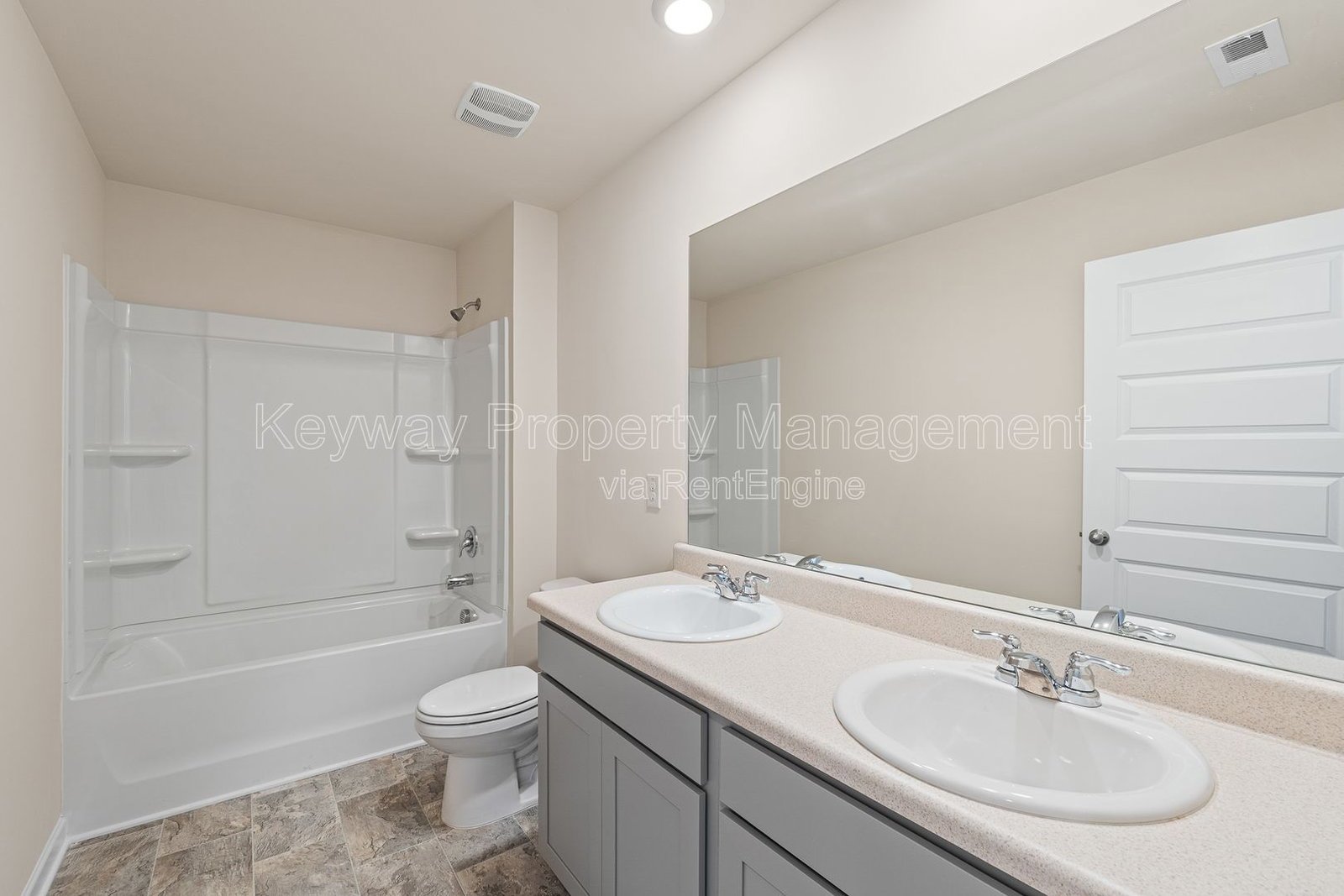 3262 Carmine Avenue - High Hills property image