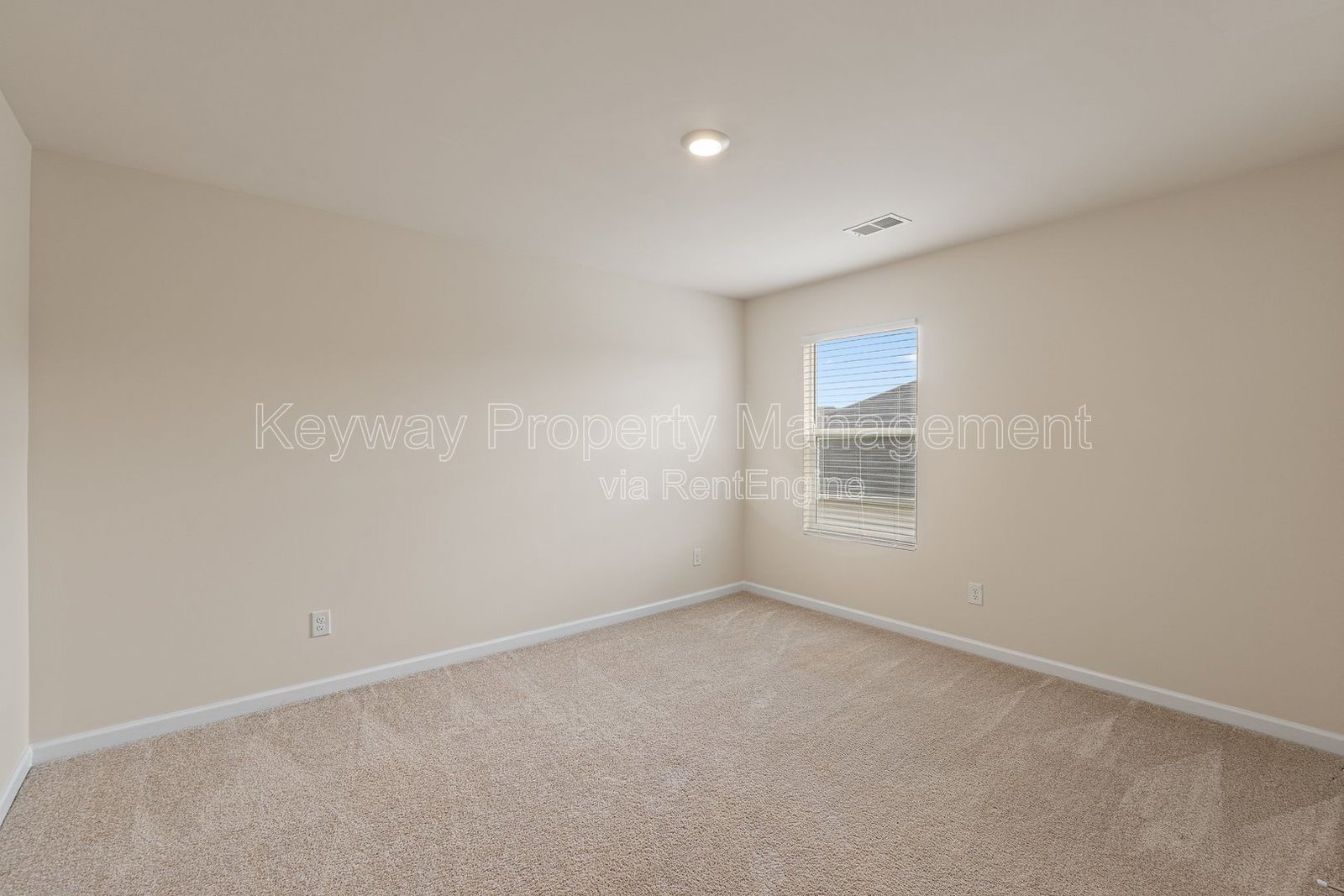 3262 Carmine Avenue - High Hills property image