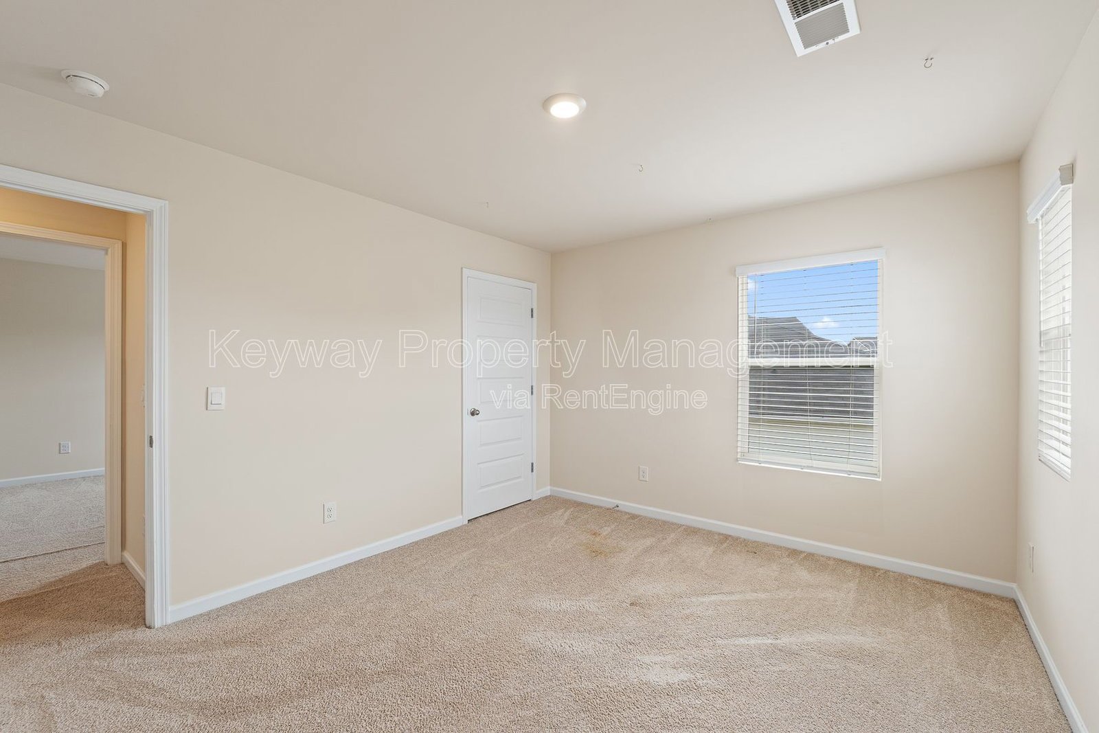 3262 Carmine Avenue - High Hills property image