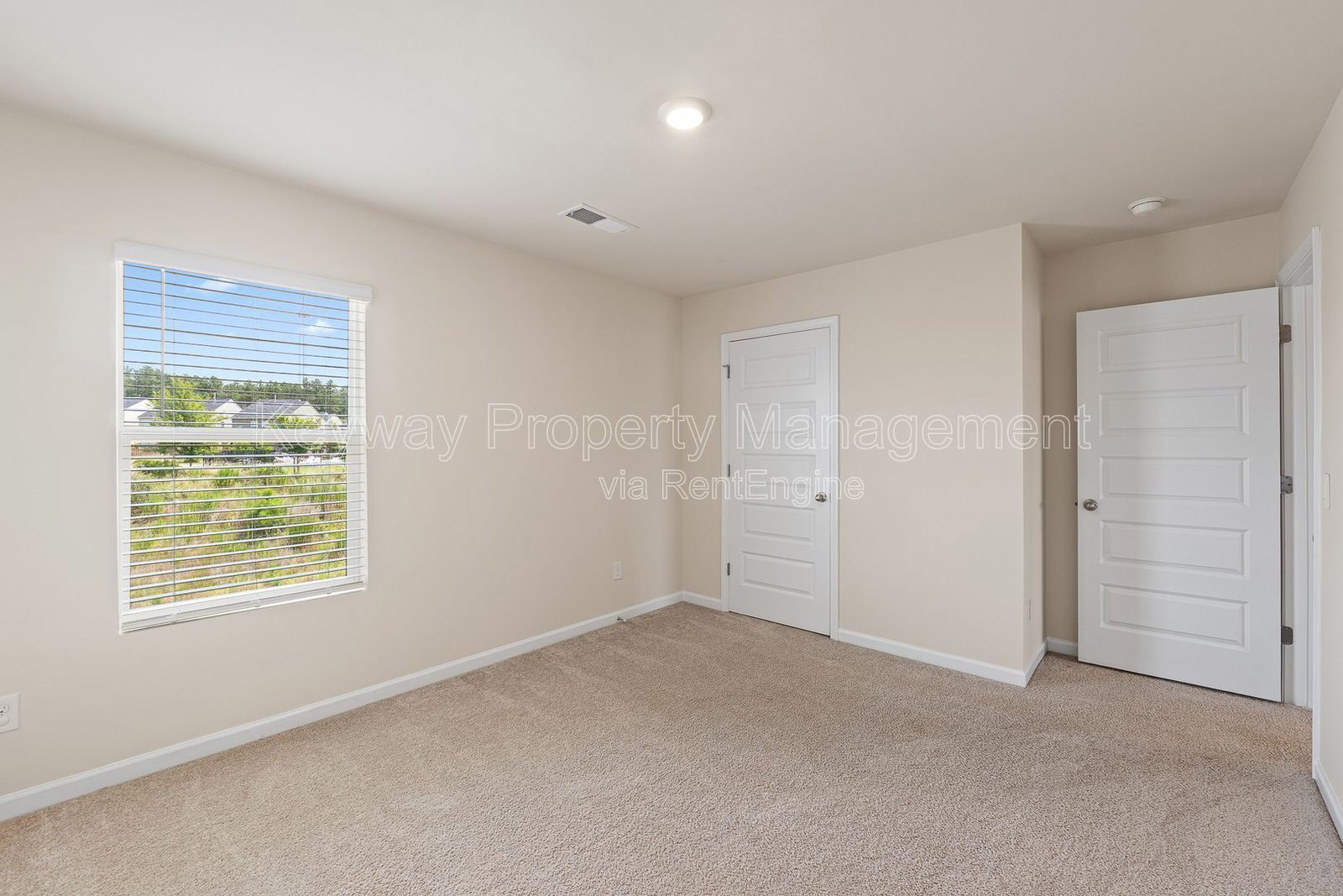 3262 Carmine Avenue - High Hills property image