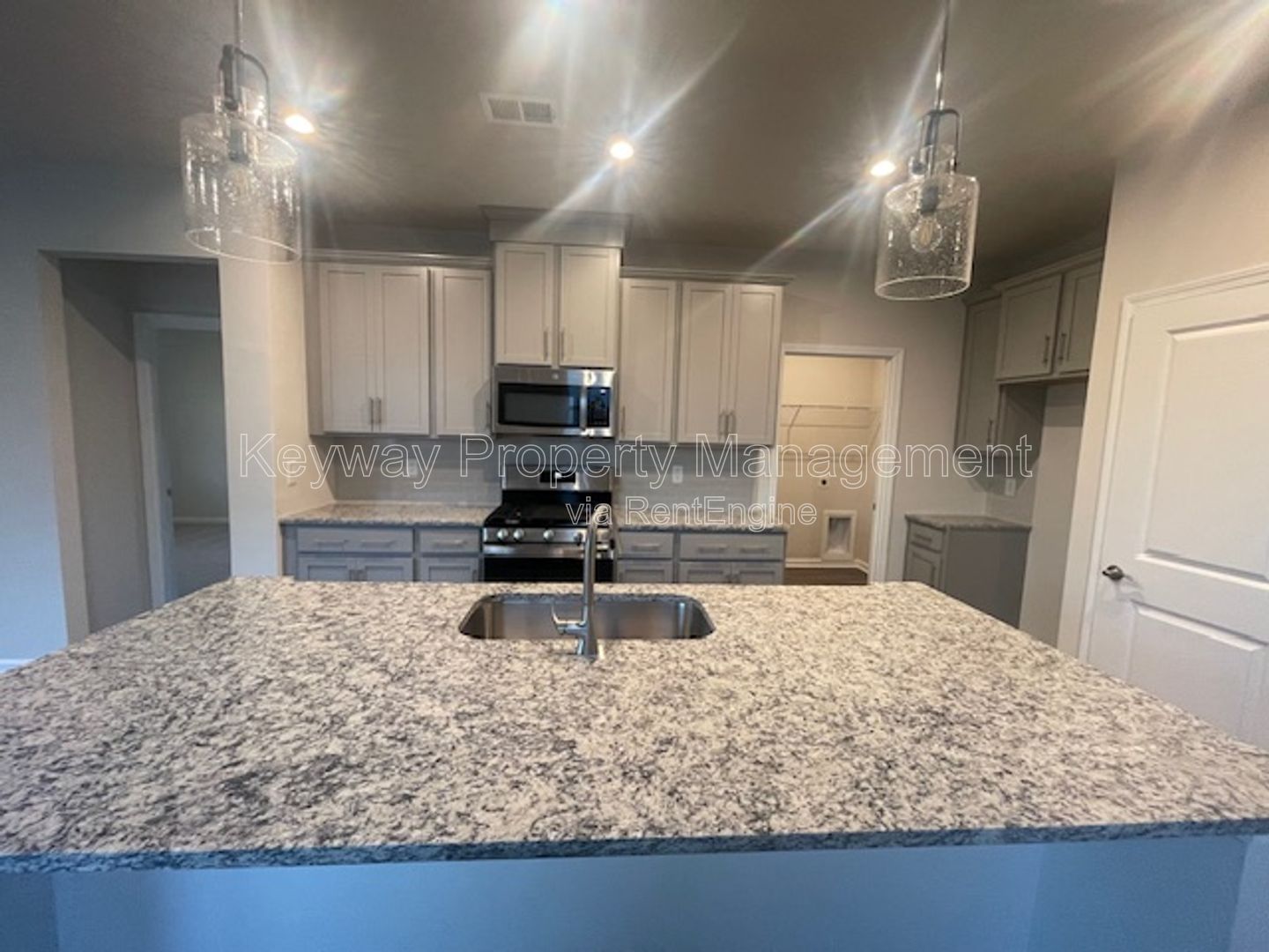 810 Manitou - Providence Station property image