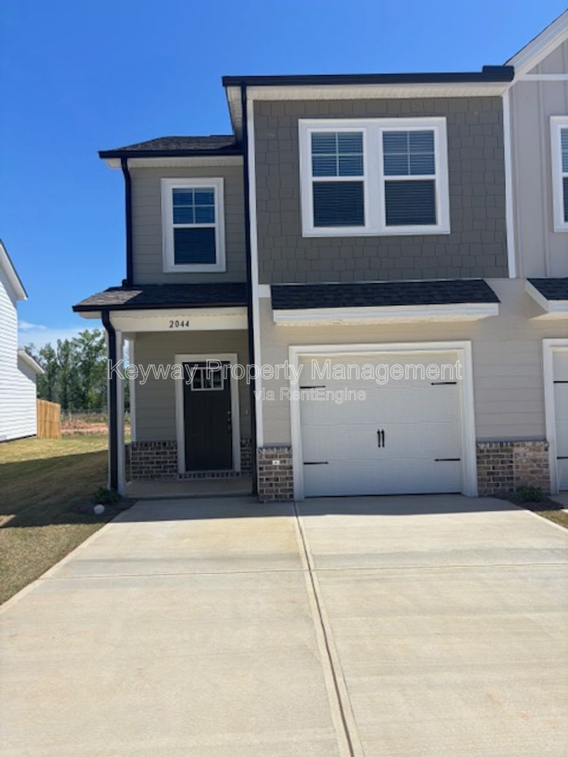 2044 Denmark Ave- Miller landing property image