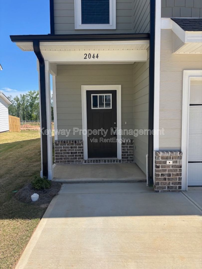2044 Denmark Ave- Miller landing property image