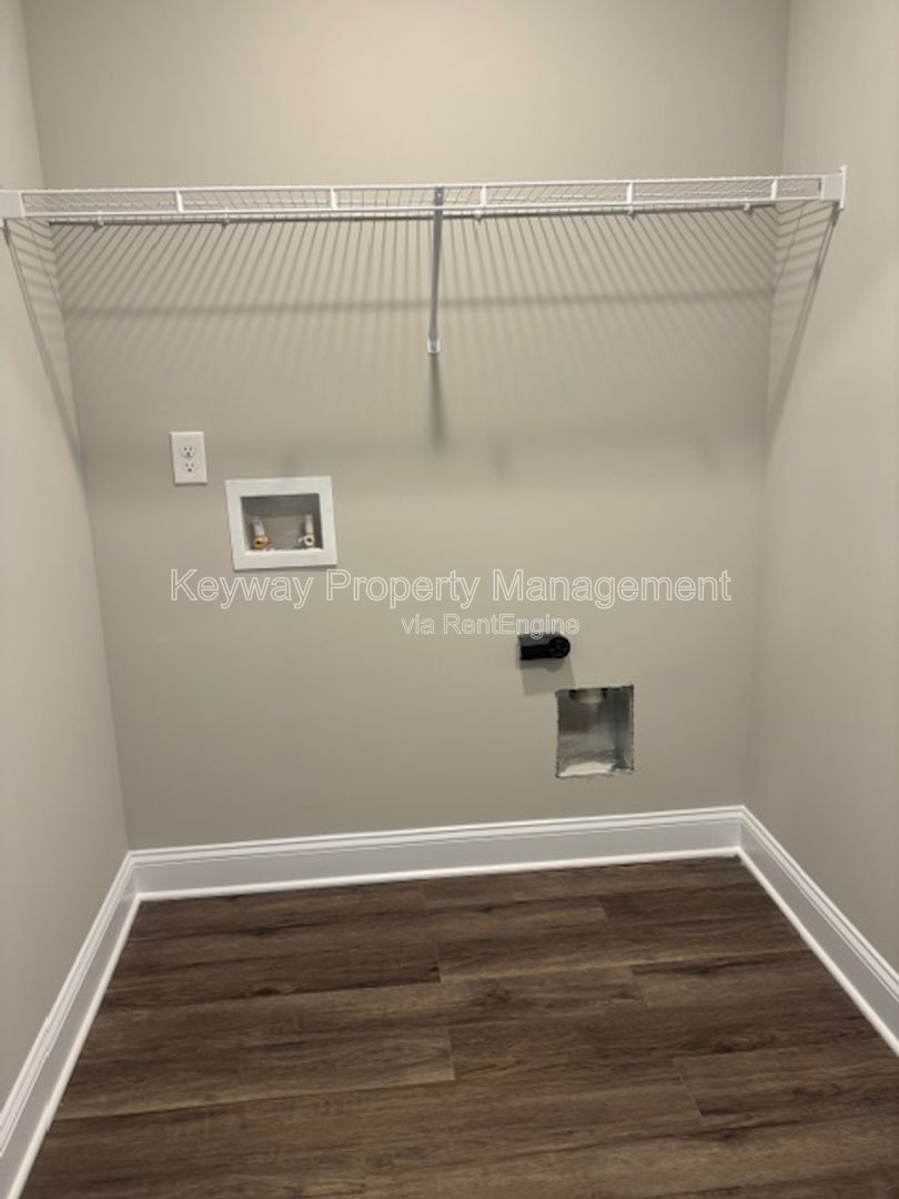 2044 Denmark Ave- Miller landing property image