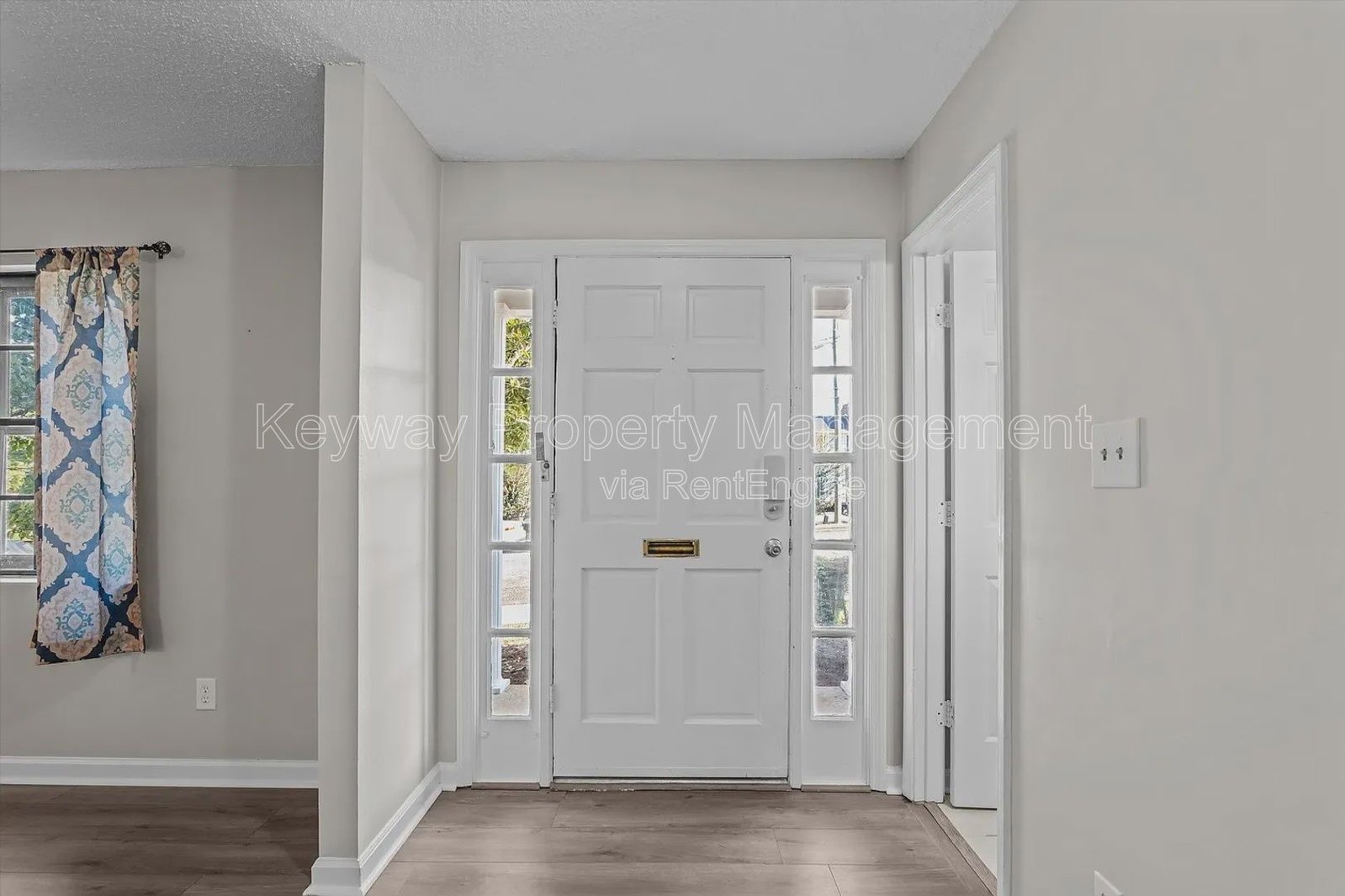 2918 Arrowhead Drive _ Westchester Condominiums property image