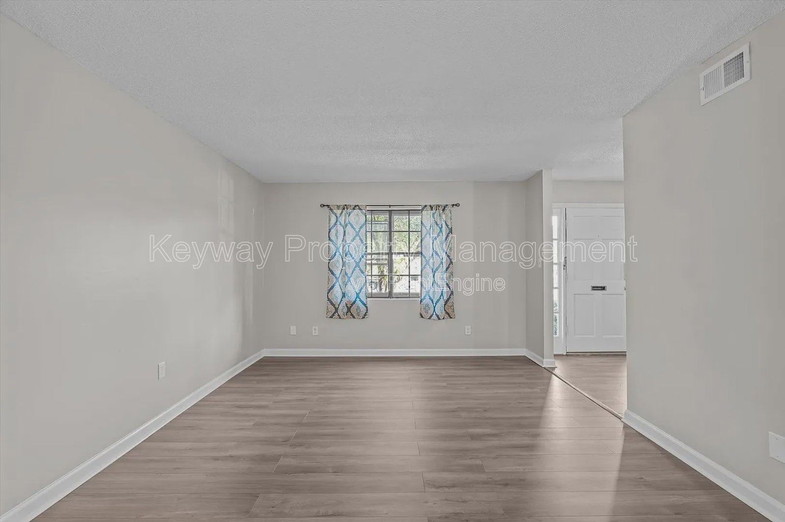 2918 Arrowhead Drive _ Westchester Condominiums property image
