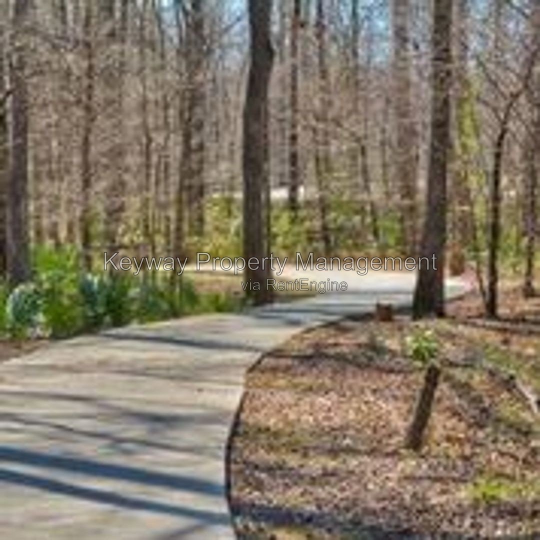 1001 Linsmore Ave-Canterbury Farms property image