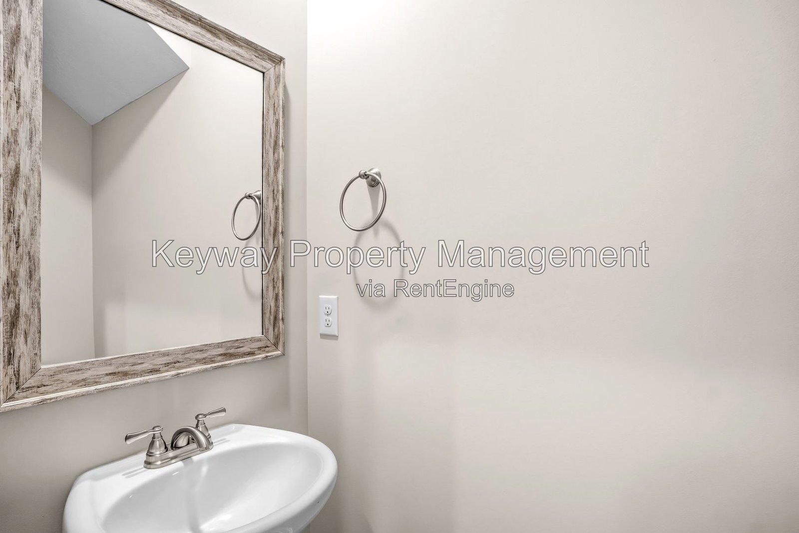 3225 Venetian Drive- Village Square property image
