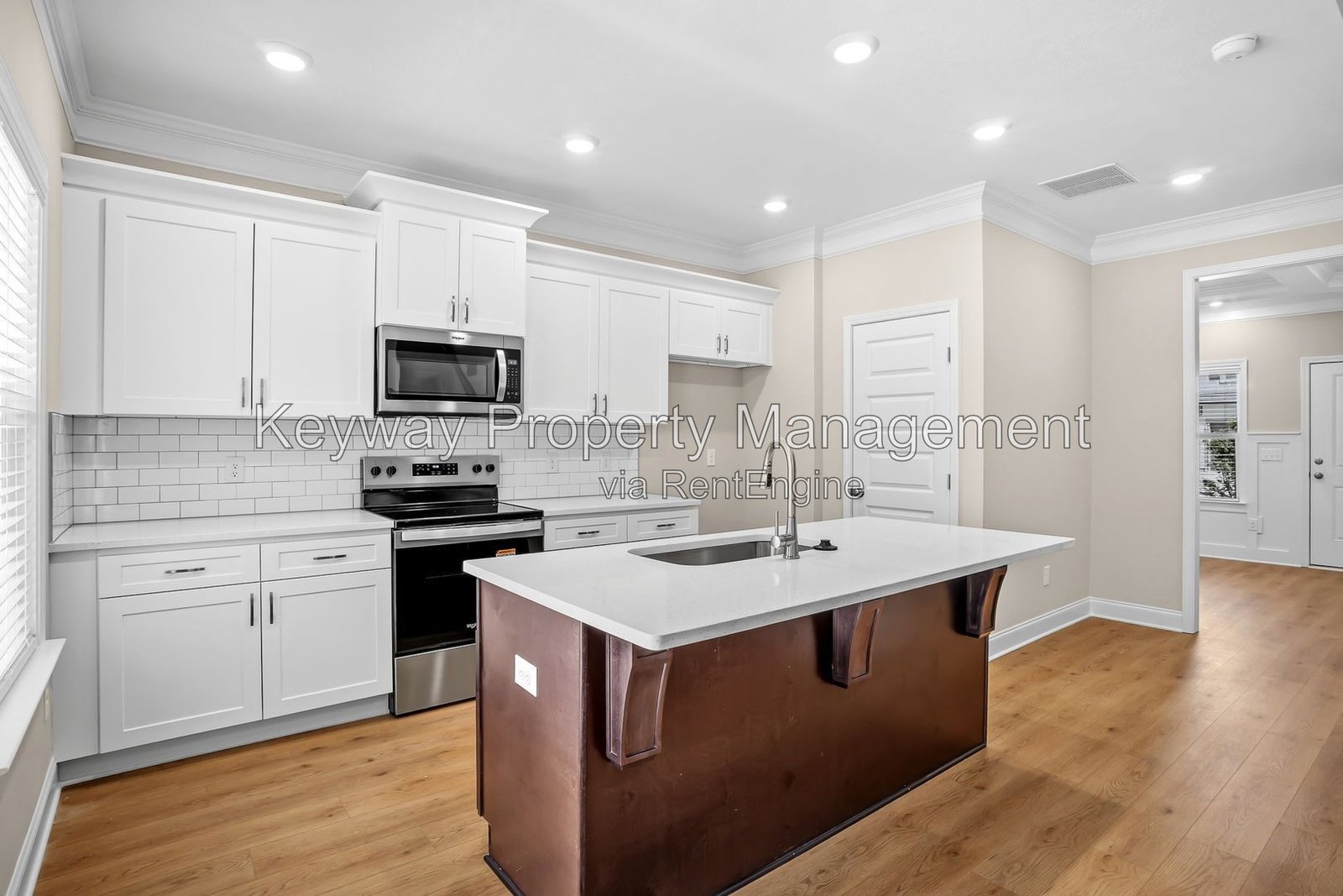 3225 Venetian Drive- Village Square property image
